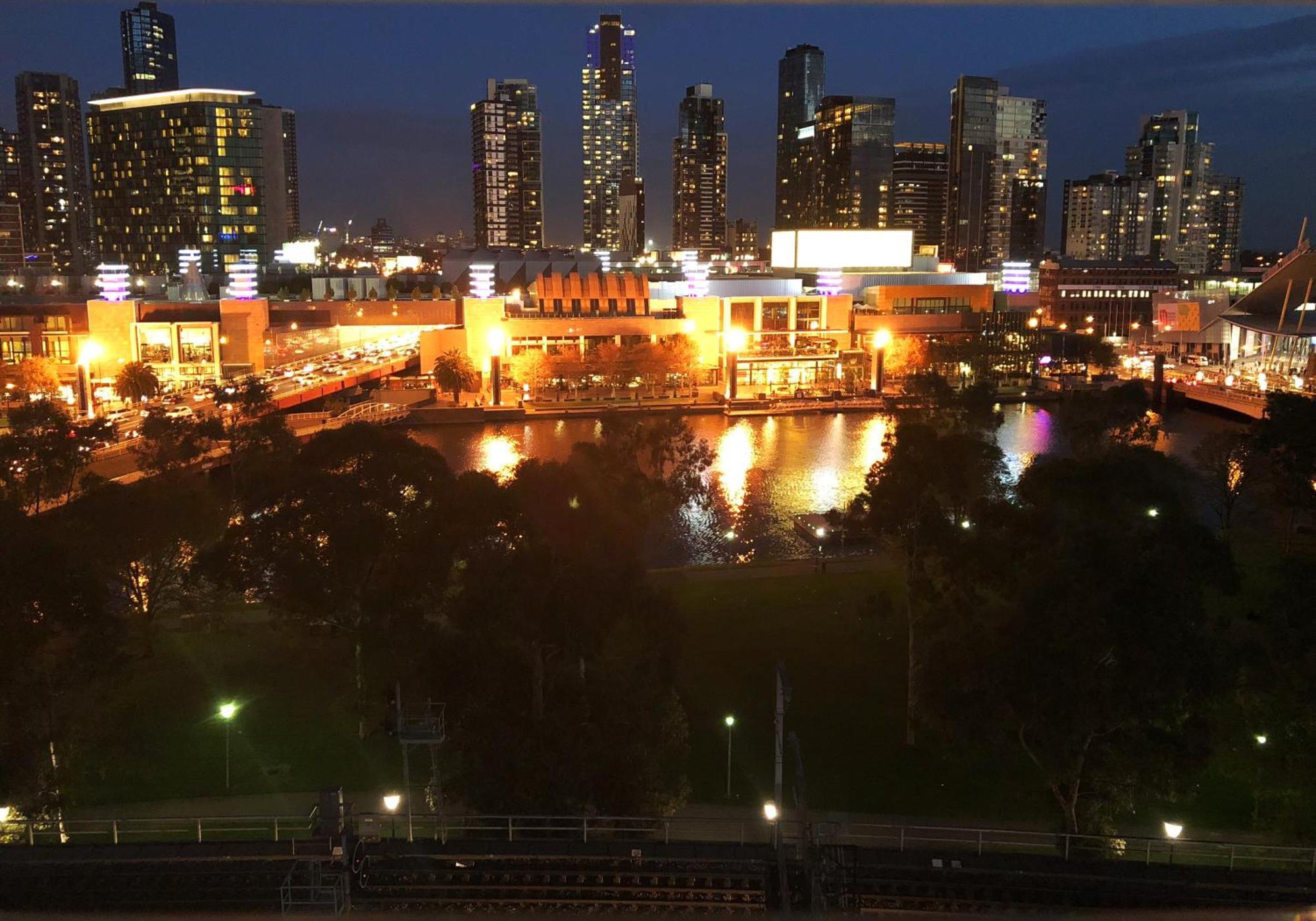 Melbourne River Views Appartement Buitenkant foto