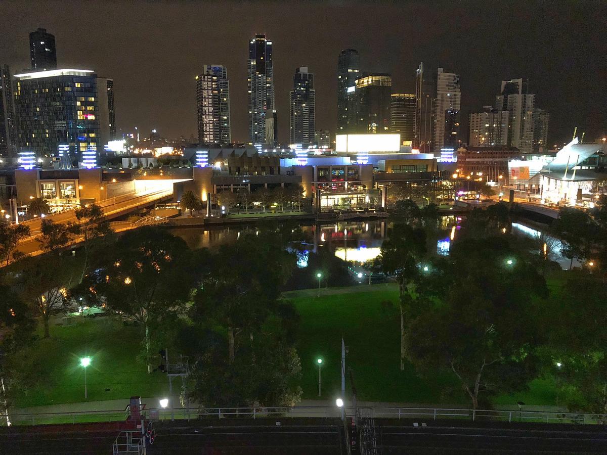 Melbourne River Views Appartement Buitenkant foto