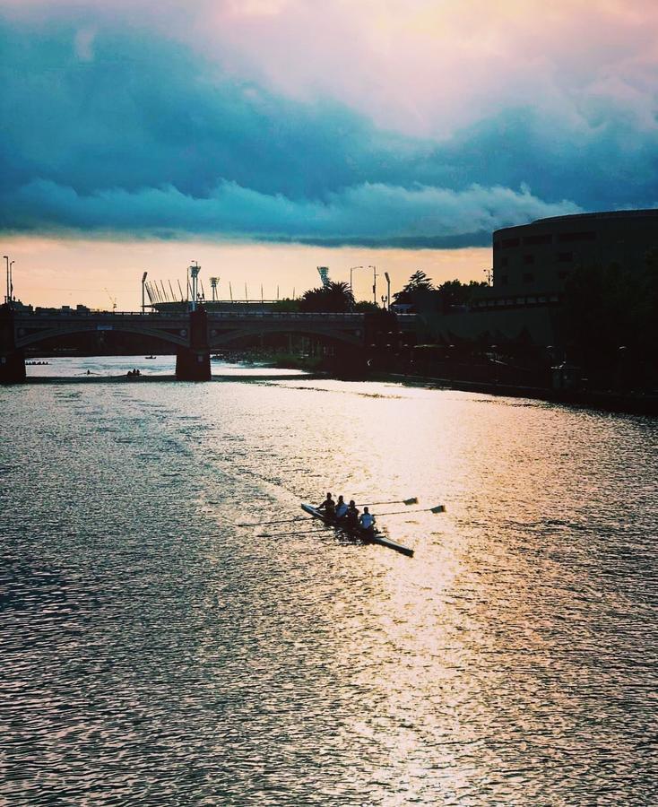 Melbourne River Views Appartement Buitenkant foto