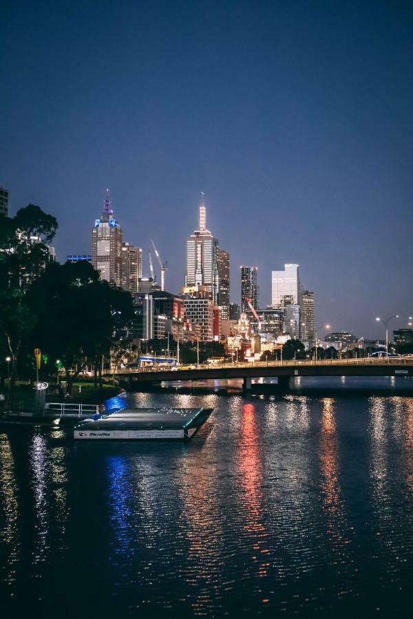 Melbourne River Views Appartement Buitenkant foto